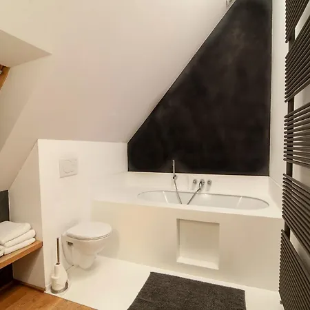 In For 21 People, Cleaning Included * Denee
